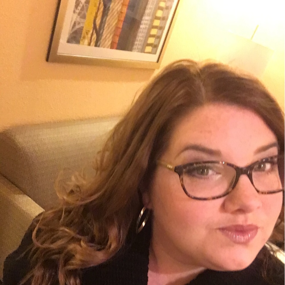 Meet your Posher, Nicole